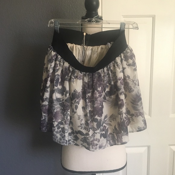 Iris Cream and Purple Flower flare Skirt - Picture 4 of 6
